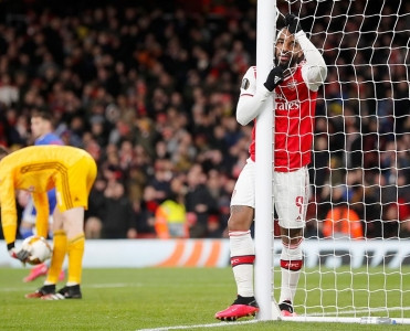 Başakşəhər 1/8 finalda, Arsenal mübarizəni dayandırdı