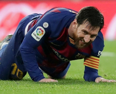 Messi son vaxtlar keçmiş futbolçu kimi görünür