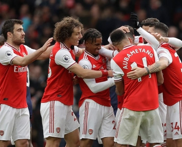 Liverpul və Arsenal'dan çətin qələbə