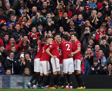 Çelsi'dən darmadağın, Derbinin qalibi Mançester Yunayted