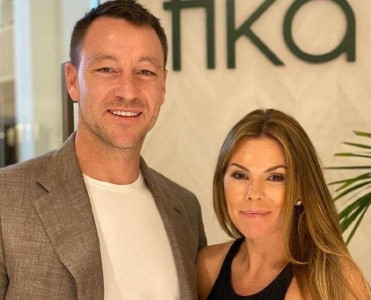 Həyat yoldaşının xahişi ilə evini satışa çıxardı