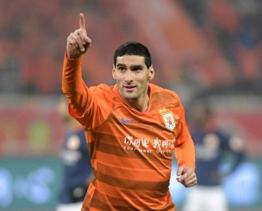 Çin superliqasında koronavirusa yoluxan ilk futbolçu