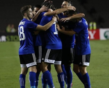 Qarabağ və Neftçi irəlilədi