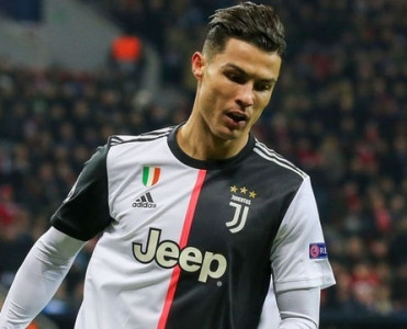 Ronaldo ilk milyarder futbolçu olacaq