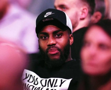 Tibb işçilərinə 100 pizza sifariş verdi - FOTO