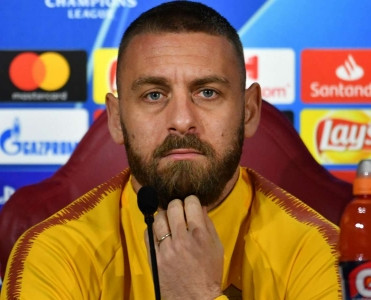 Roma'nın baş məşqçisi olmaq istəyirəm - De Rossi