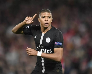 Liverpul Mbappe ilə danışıqlara başlayır