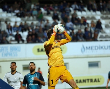 Qarabağ'ın sabiq üzvü dünyanın ən yaxşı 5 qapıçısını açıqladı