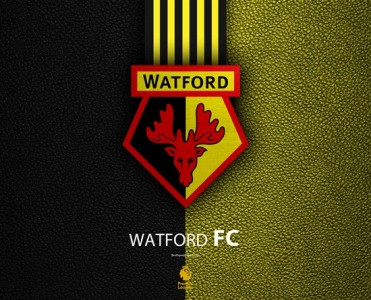 Daha bir klub futbolçuların maaşlarını dayandırdı