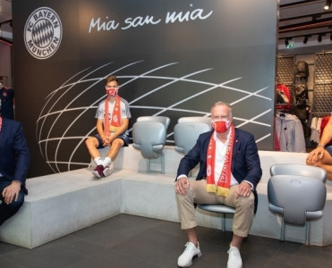 Bavariya bir gündə 100 min tibbi maska satdı