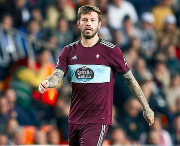 Sevgilisinə görə karantini pozan futbolçu İspaniyaya qayıtdı