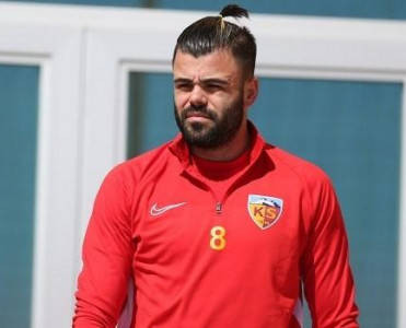 Azərbaycan millisindən təklif aldım, ancaq hə deyə bilmədim