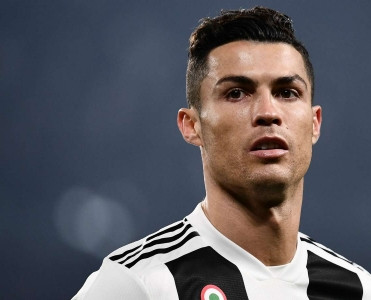 Futbol tarixinin ən yaxşı oyunçusu mənəm - Ronaldo