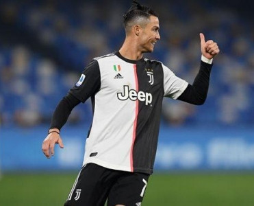 Ronaldo ən çox qazanan futbolçudur - Forbes'in siyahısı