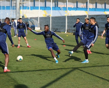 Klublar məşqlərə başlamaq üçün AFFA-nın qərarını gözləyir