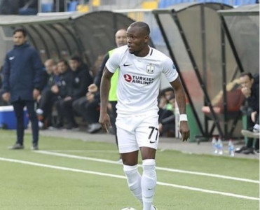 Neftçi legionerlə yollarını ayırdı