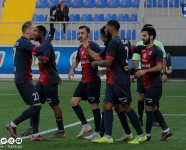 Zirə 12 futbolçu ilə müqavilə imzaladı