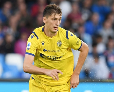 Yuventus albaniyalı futbolçu alır