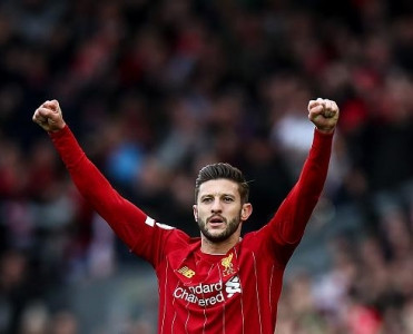 Lallana Liverpul'da qalır