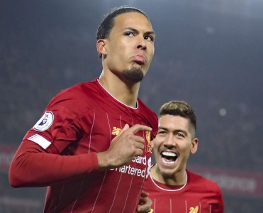 Liverpul'da ən çox qazanan futbolçusu olacaq