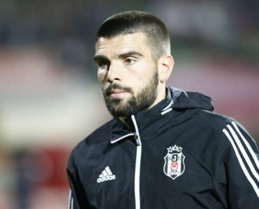 Beşiktaş onunla yollarını ayırdı