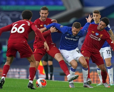 Çelsi'dən qələbə, Liverpul Everton'la bacarmadı