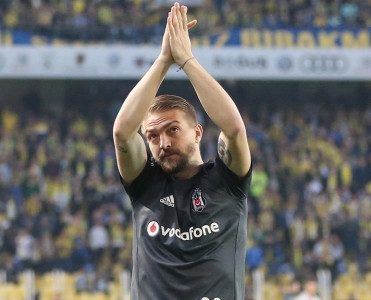 Beşiktaş onunla yollarını ayırır