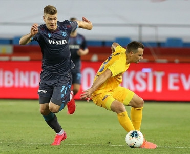 Fənərbaxça'dan çətin qələbə, Trabzonspor xal itirdi