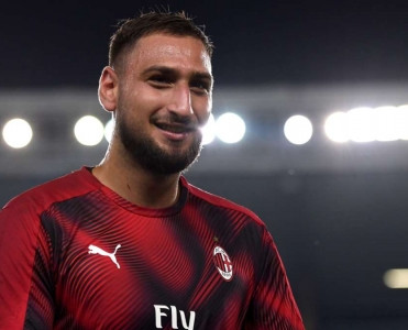 Milan'dan Donnarumma'ya yeni müqavilə