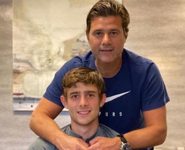 Tottenhem Poçettino ilə yeni müqavilə imzaladı