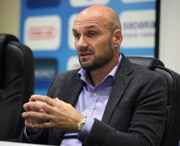 Sabah baş məşqçisini göndərdi