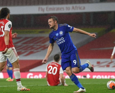 Çelsi uddu, Arsenal Lester'lə heç-heçə etdi