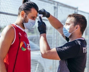 Millimizin futbolçusu koronavirusa yoluxub?