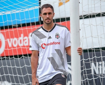 Ruis Beşiktaş'la müqaviləsini ləğv etdi