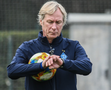 Dinamo baş məşqçisini göndərdi