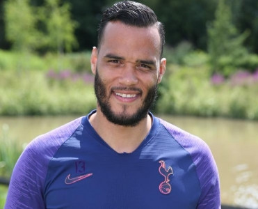 Daha bir futbolçu Tottenhem'dən ayrıldı