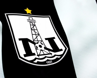 Neftçi baş məşqçisi ilə bağlı qərarını verəcək