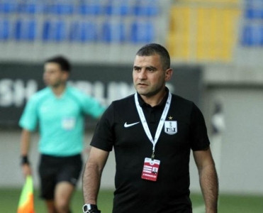 Neftçi baş məşqçisi ilə bağlı qərarını verdi
