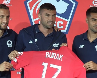 Burak Yılmaz rəsmən Lill'də