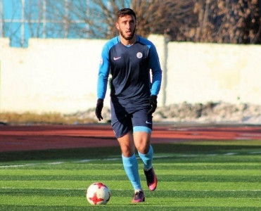 Sumqayıt qazaxıstanlı futbolçu alır