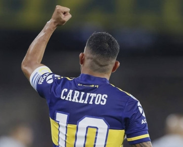 Tevez klubu ilə yeni müqavilə imzaladı