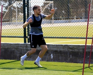 Sumqayıt'dan ayrılan futbolçu Yunanıstan klubunda