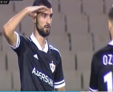 Mahir qolunu əsgər salamı ilə qeyd etdi