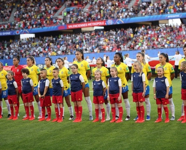 Braziliyada qadın futbolçularla bağlı tarixi qərar