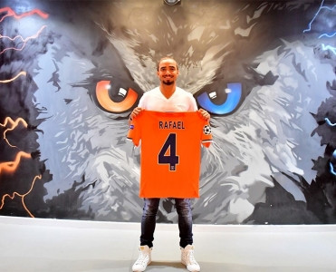 Lion'dan Başakşəhər'ə