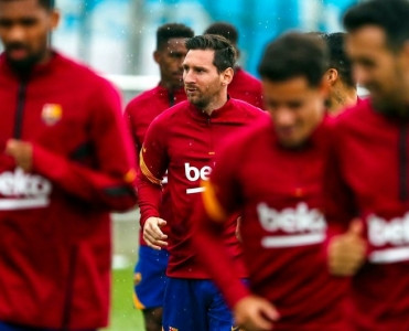 Messi kollektiv məşqlərə qoşuldu