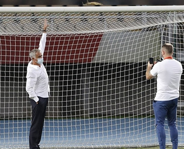 Mourinyo Şkendiya ilə matçda qapıları niyə dəyişdirib?