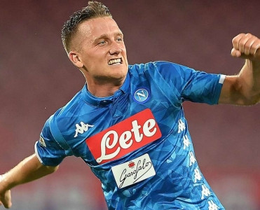 Napoli'nin futbolçusu koronavirus'a yoluxdu