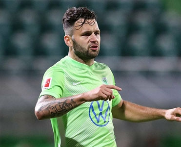 Volfsburq'un futbolçusu koronavirusa yoluxdu