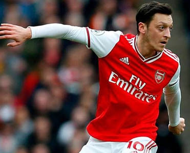 Özil ərəb klubunun təklifini rədd etdi